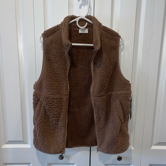 Sherpa Vest - Picture 1 of 3